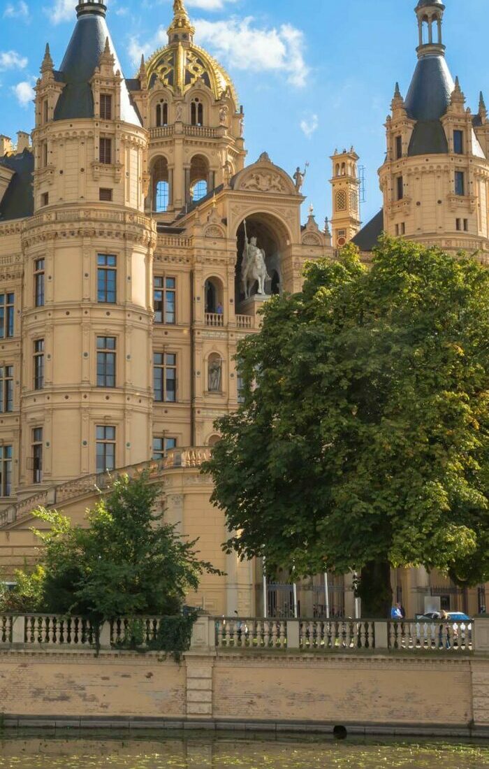 historic-palace-on-waterfront_Schwerin_Germany_Destination_3840x1920_2025